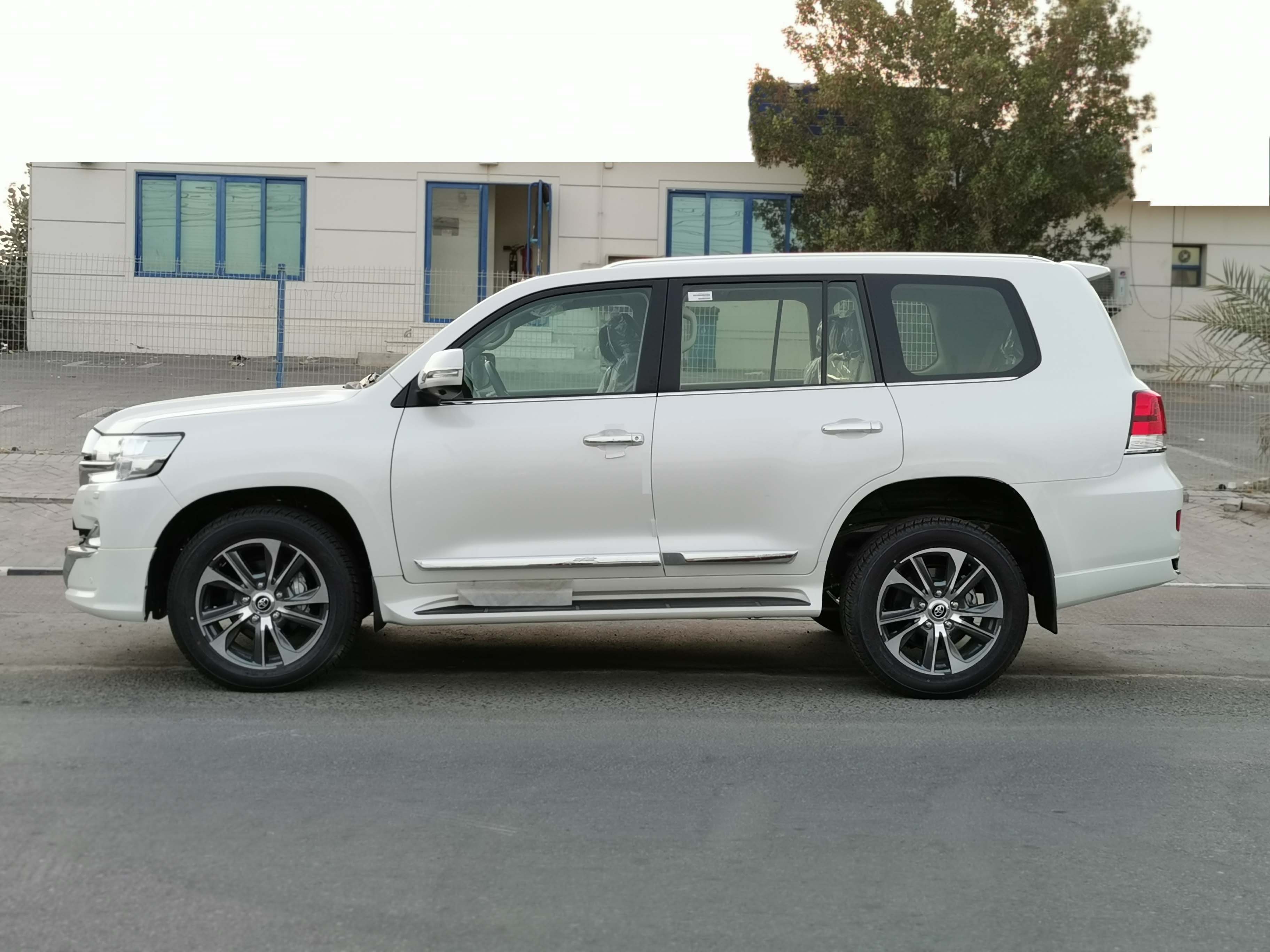 TOYOTA Landcruiser Vx 2021 | SK Motors FZCO