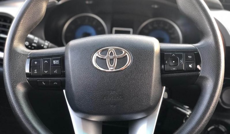 TOYOTA Hilux Sr5 2016 full