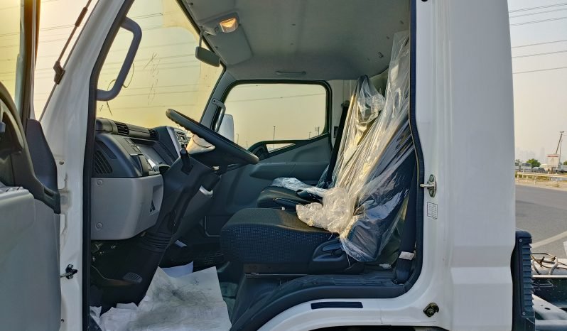 MITSUBISHI CANTER CHASSIS 4.2L 6CY DIESEL WHITE 2022 full