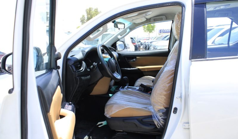 TOYOTA FORTUNER GX 4WD SUV 2.7 V4 PETROL 2020 WHITE full