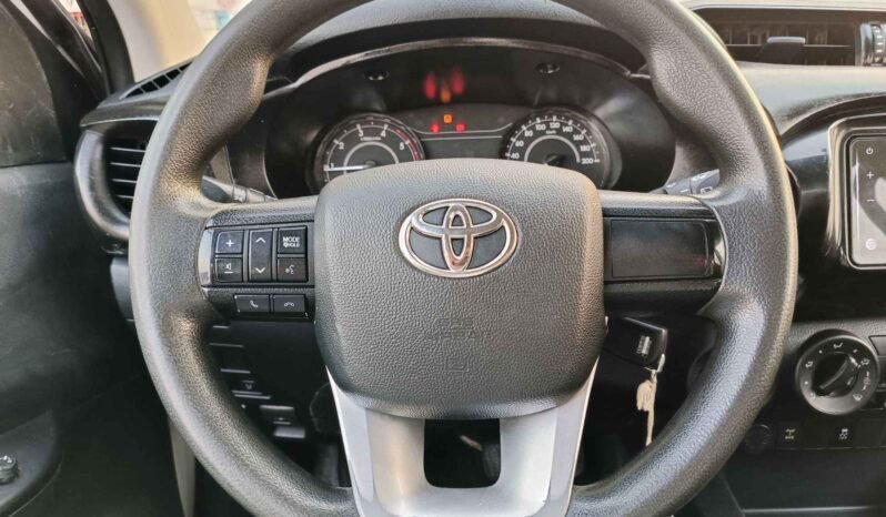Toyota Hilux GLX 2020 MT 2.4L DIESEL 4CY White full