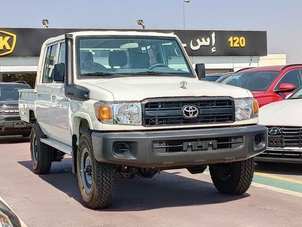 TOYOTA LAND CRUISER PICKUP Image 2