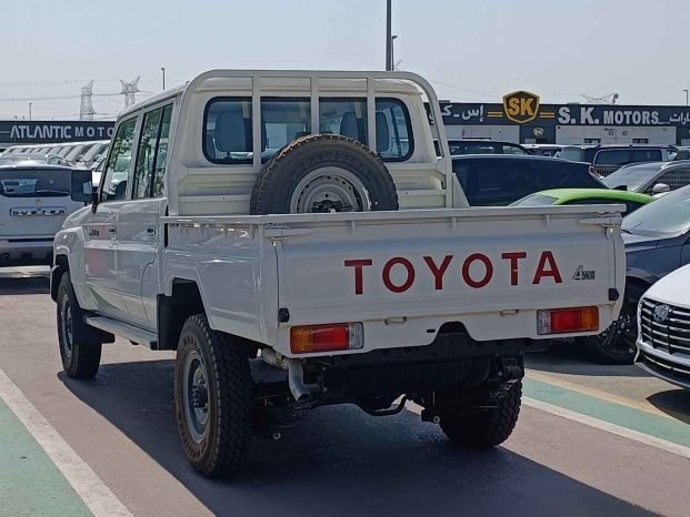 TOYOTA LAND CRUISER PICKUP Image 13