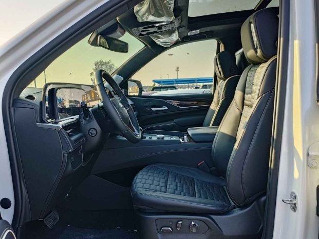 CADILLAC ESCLADE Image 13