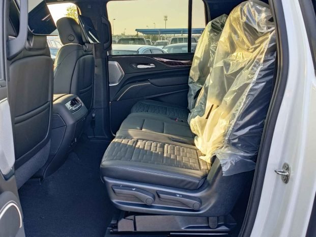 CADILLAC ESCLADE Image 10