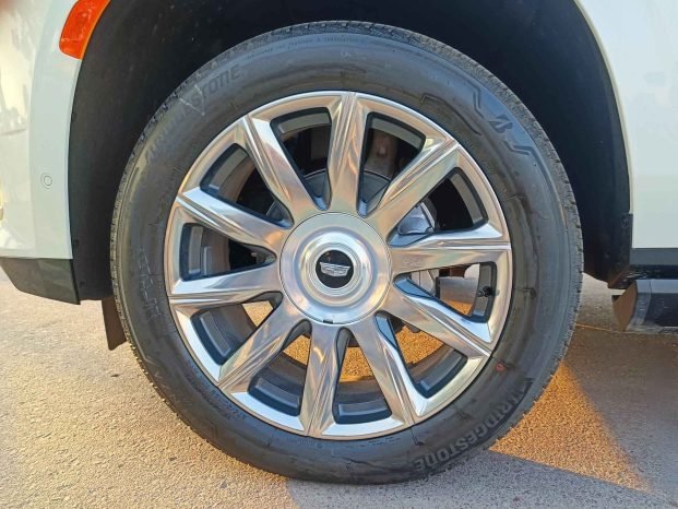CADILLAC ESCLADE Image 14