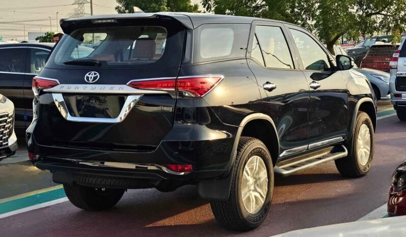 TOYOTA FORTUNER 2023 A/T 2.7L PETROL V4 BLACK full