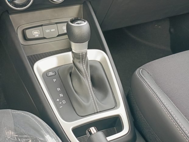 HYUNDAI VENUE Image 6