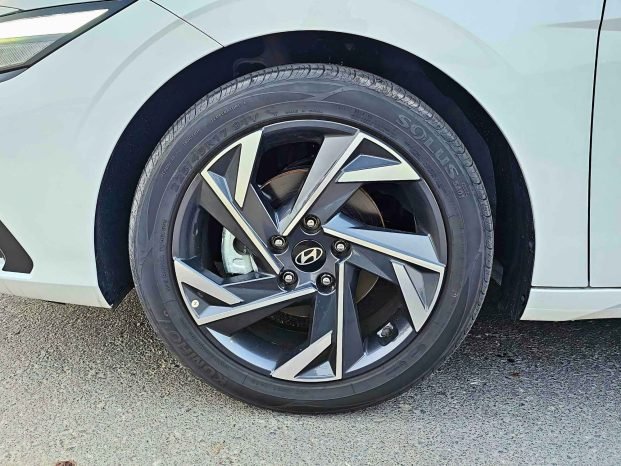 HYUNDAI ELANTRA Image 10