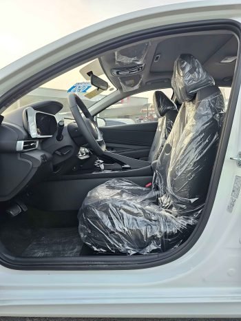 HYUNDAI ELANTRA Image 9