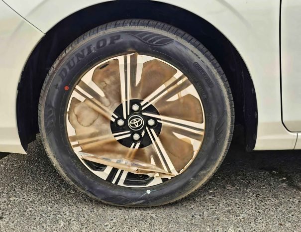 TOYOTA YARIS Image 9