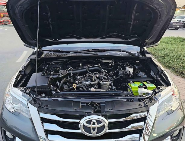TOYOTA FORTUNER Image 13