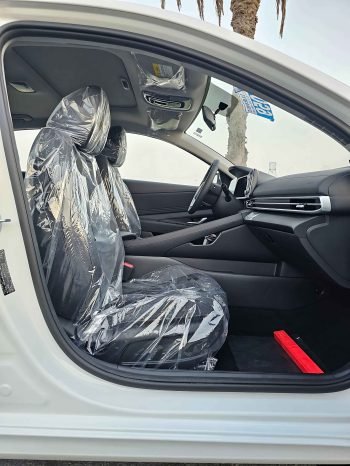 HYUNDAI ELANTRA Image 8