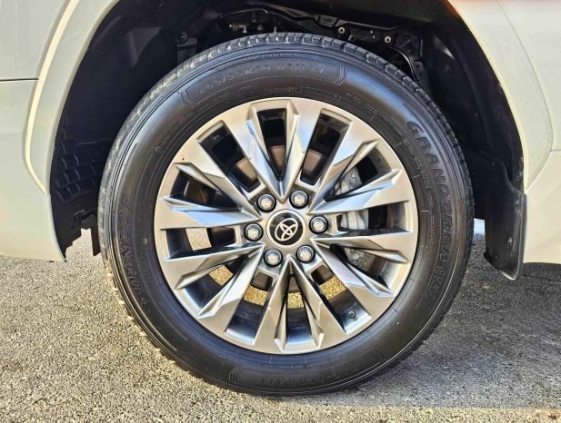 TOYOTA LANDCRUISER Image 13