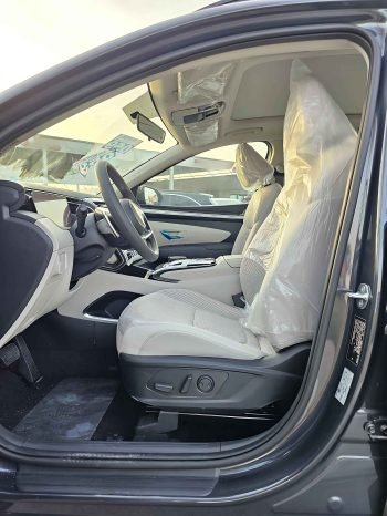 HYUNDAI TUCSON Image 9