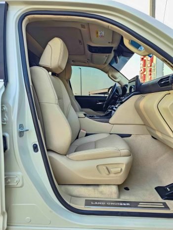 TOYOTA LANDCRUISER Image 11