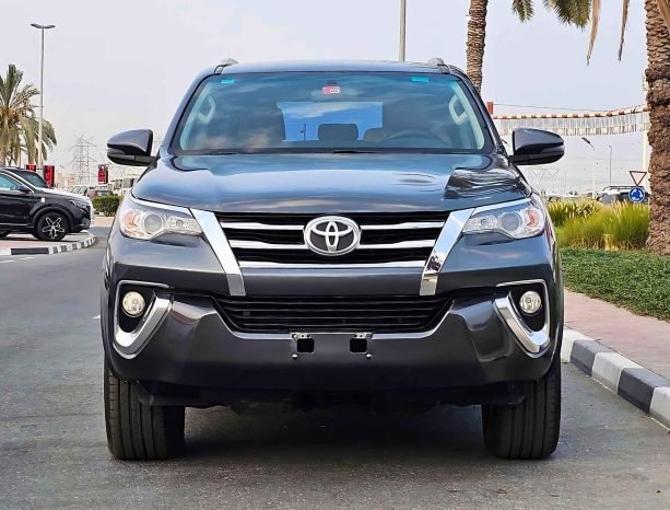 TOYOTA FORTUNER Image 1