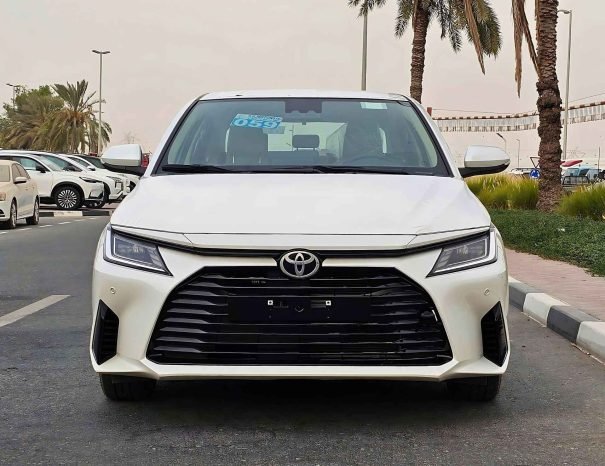 TOYOTA YARIS Image 1