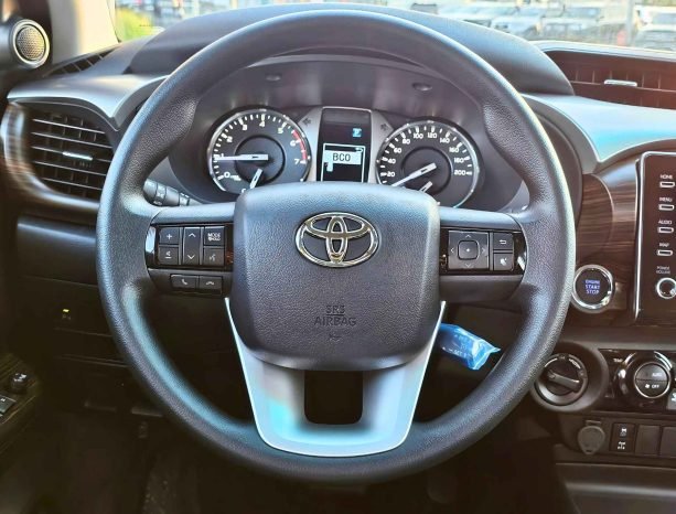 TOYOTA HILUX Image 3