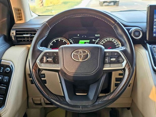 TOYOTA LANDCRUISER Image 7