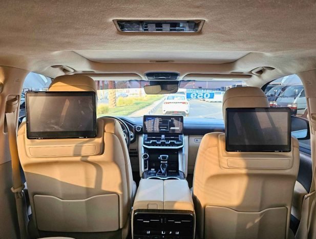TOYOTA LANDCRUISER Image 5