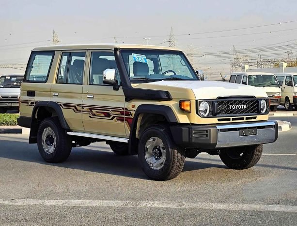 TOYOTA LANDCRUISER HARD-TOP Image 2