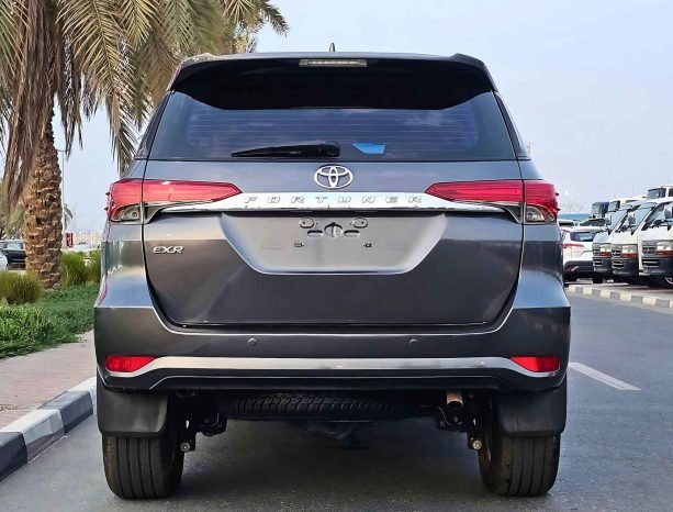 TOYOTA FORTUNER Image 15
