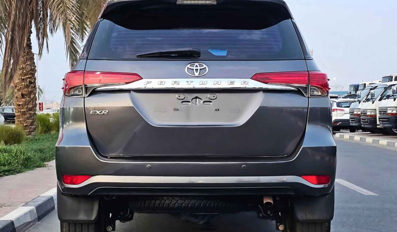 TOYOTA FORTUNER EXR 2018 PETROL V4 2.7L A/T full