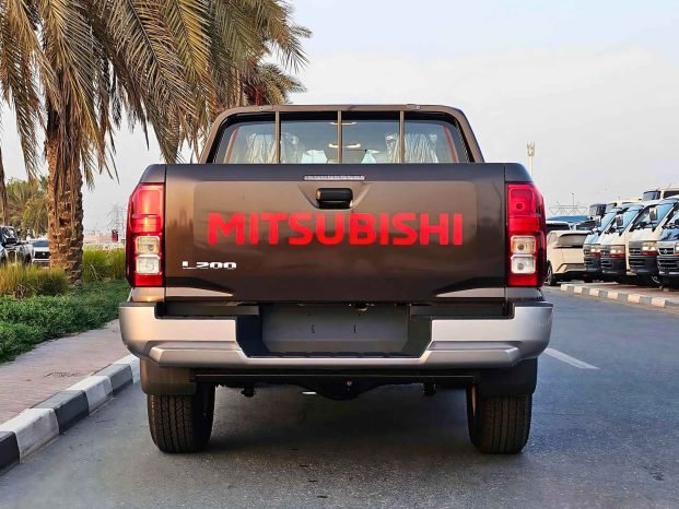 MITSUBISHI L200 Image 10