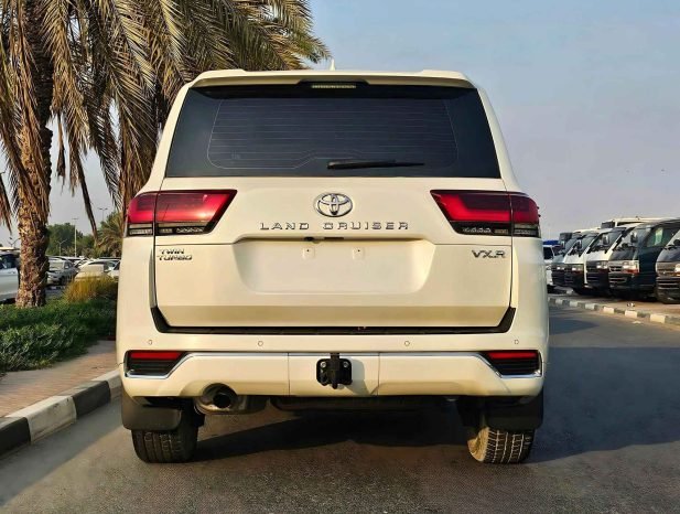 TOYOTA LANDCRUISER Image 15