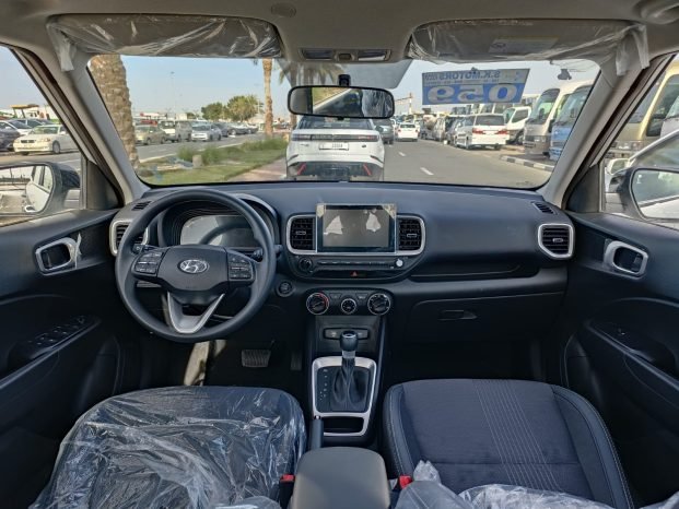 HYUNDAI VENUE Image 8