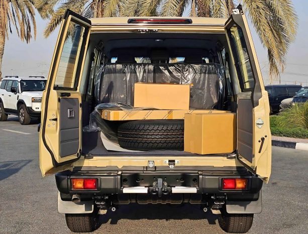 TOYOTA LANDCRUISER HARD-TOP Image 11