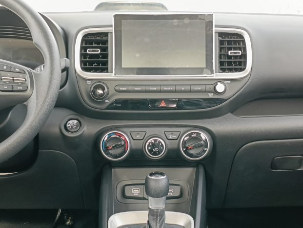 HYUNDAI VENUE Image 5
