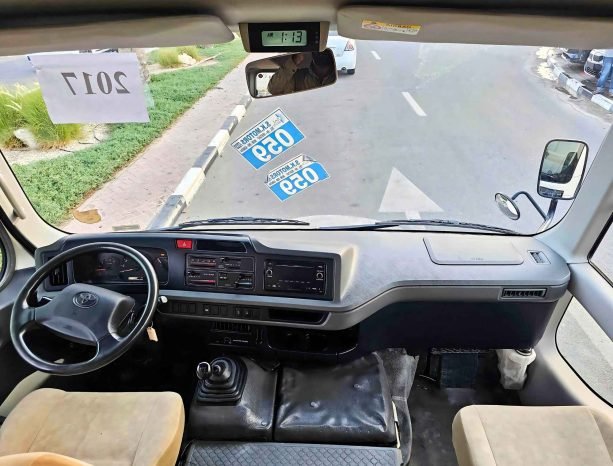 TOYOTA COASTER Image 7