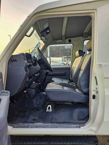 TOYOTA LANDCRUISER HARD-TOP Image 7