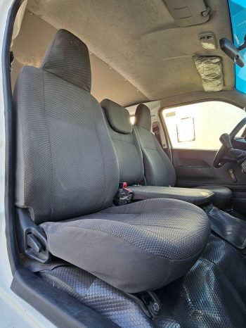 TOYOTA HIACE Изображение 7