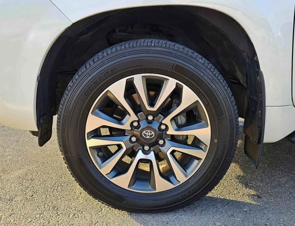 TOYOTA PRADO Image 13