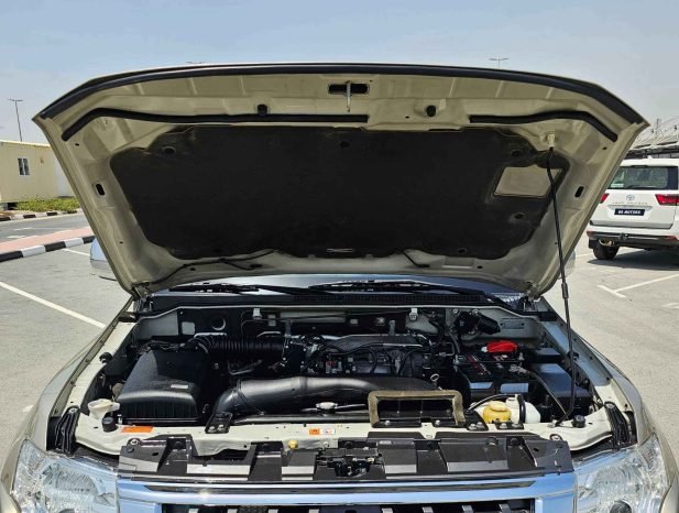 MITSUBISHI PAJERO Image 13
