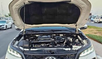 TOYOTA FORTUNER GXR 2017 PETROL V6 4.0L A/T full