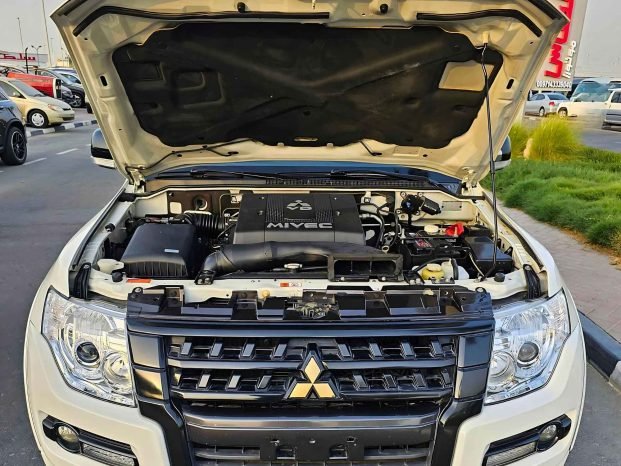 MITSUBISHI PAJERO Image 13