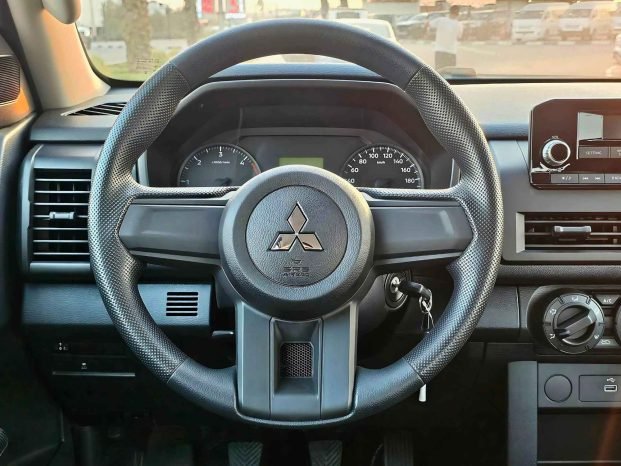 MITSUBISHI L200 Image 3