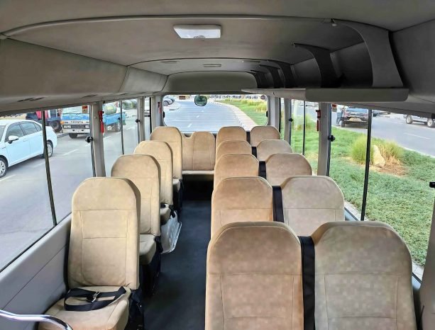TOYOTA COASTER Image 3