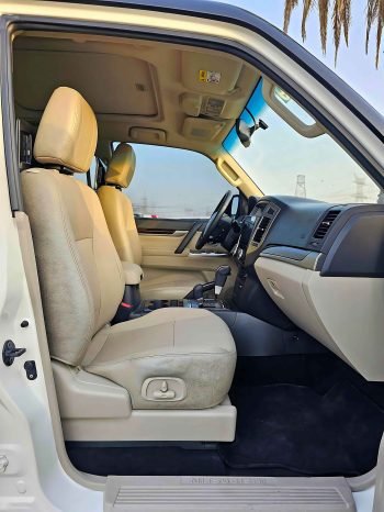 MITSUBISHI PAJERO Image 10