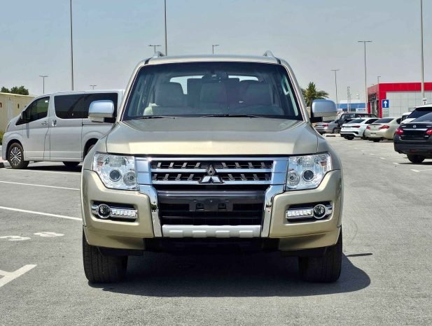 MITSUBISHI PAJERO Image 1
