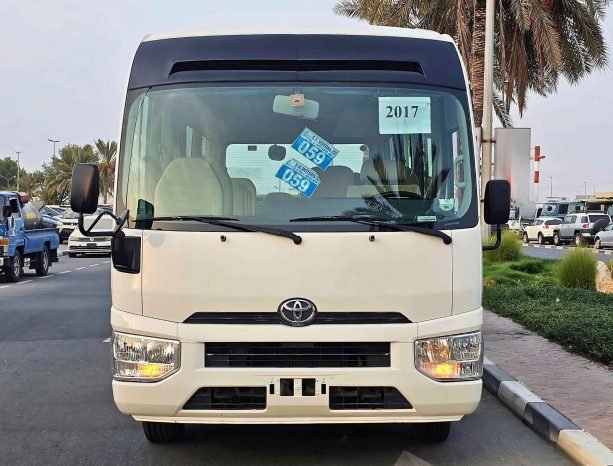 TOYOTA COASTER Image 1