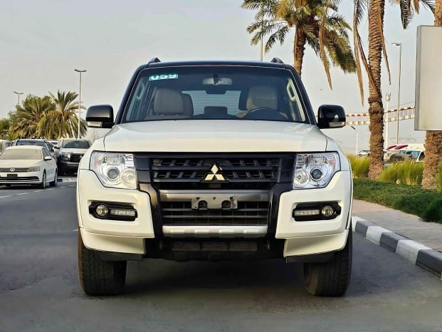 MITSUBISHI PAJERO Image 1