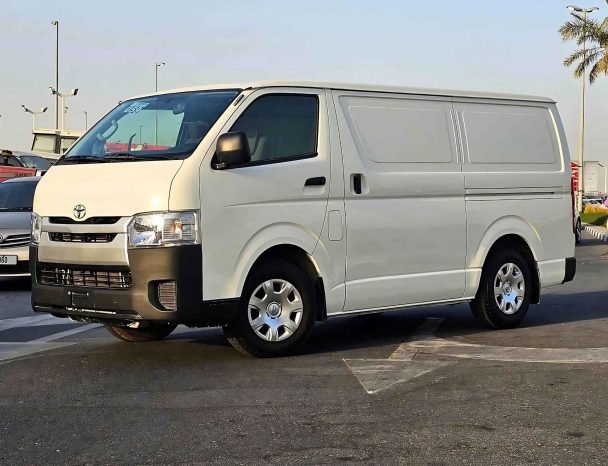 TOYOTA HIACE Image 12