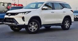 TOYOTA FORTUNER GXR 2017 PETROL V6 4.0L A/T