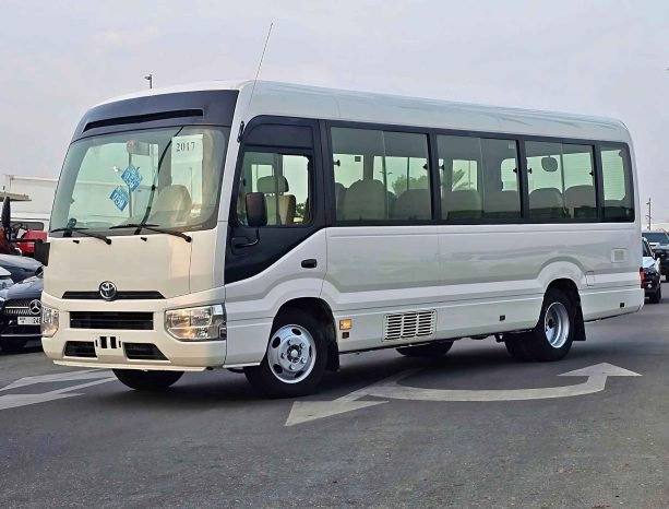TOYOTA COASTER Image 11