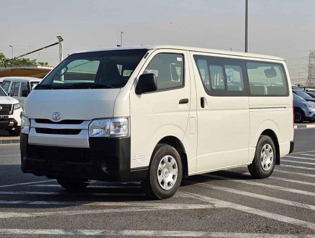 TOYOTA HIACE Изображение 13